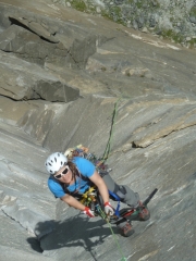 Claudia im Grey Circle